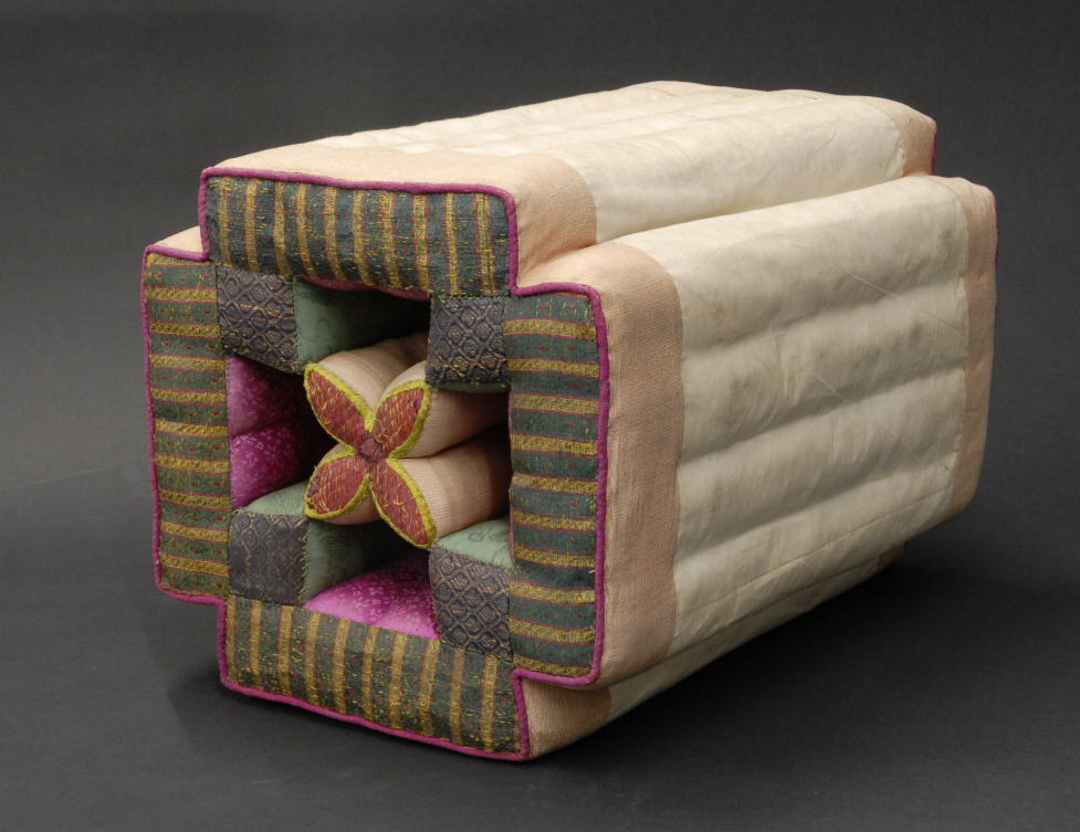 pillow, no. 5243