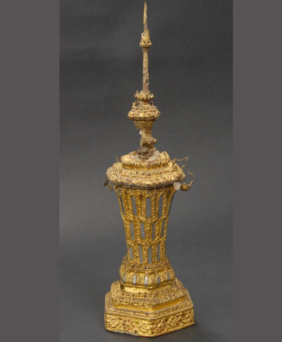 Urn with hexagonal base, no. 5244_1